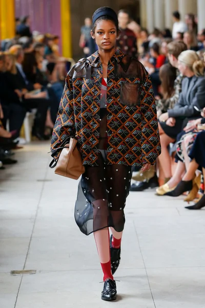 Look 22